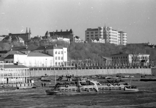 Вид с воды на Куйбышев 50-х | Источник: фотофонды Самарского областного госархива социально-политической истории и Центрального госархива Самарской области