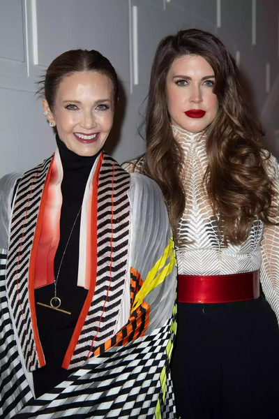 Кейт Мосс, Гленн Клоуз и другие: самые стильные выходы звездных матерей с дочерьми на Неделе моды в Париже