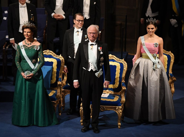 Король Швеции лишил пятерых внуков королевского титула