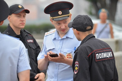 Полиция Омска опровергает фейковые письма о проверке смартфонов