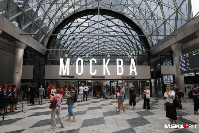 Возле выхода на платформу красуется большая надпись «Москва» | Источник: Артем Устюжанин / MSK1.RU