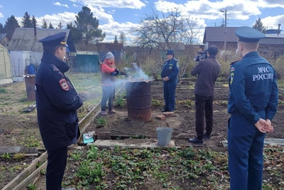 Полицейские и пожарные Златоуста проводят совместные рейды