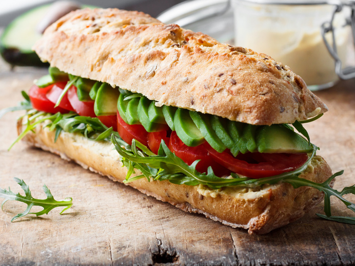 Сытный перекус: 5 рецептов сэндвичей, которые можно взять на работу