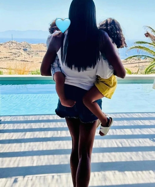 Наоми Кэмпбелл с детьми | woman.ru