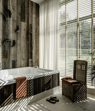 Ванная комната с окном: 40+ впечатляющих примеров