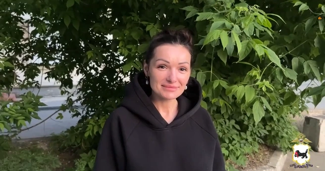 Блогершу из Шелехова, пожелавшую смерти военным, задержали | Источник: скриншот с оперативного видео ГУ МВД по Иркутской области / T.me
