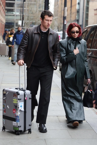 Почему все снова влюблены в парные луки&nbsp;&mdash; и у каких звезд дабл-дрессинг получается лучше всего?