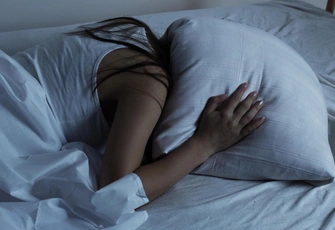 «Родители занимаются сексом в соседней комнате, хотя знают, что я не сплю и все слышу»