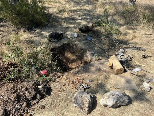 Возле палатки нашли орудие убийства | Источник: Следком Крыма и Севастополя / T.me
