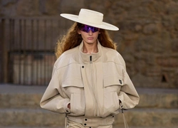 Все, что нужно знать о круизном показе Louis Vuitton в Барселоне