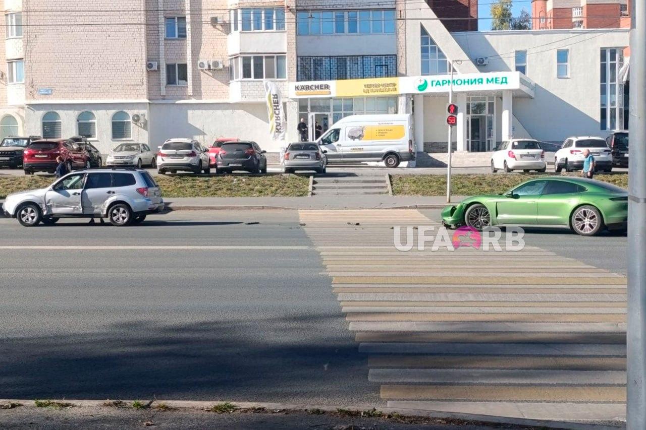 Дорогостоящий Porsche разбили в Уфе. Цена самого дешевого — 16,5 млн рублей