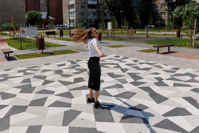 Сквер украшают молодые яблони, рябины и липы | Источник: Ирина Шарова