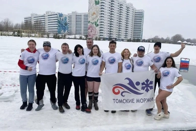 Tomsk Walruses Swim 13.5km in Ice Water Marathon
