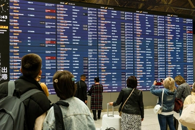 Heavy Snowfall Cancels Over 20 St. Petersburg-Moscow Flights