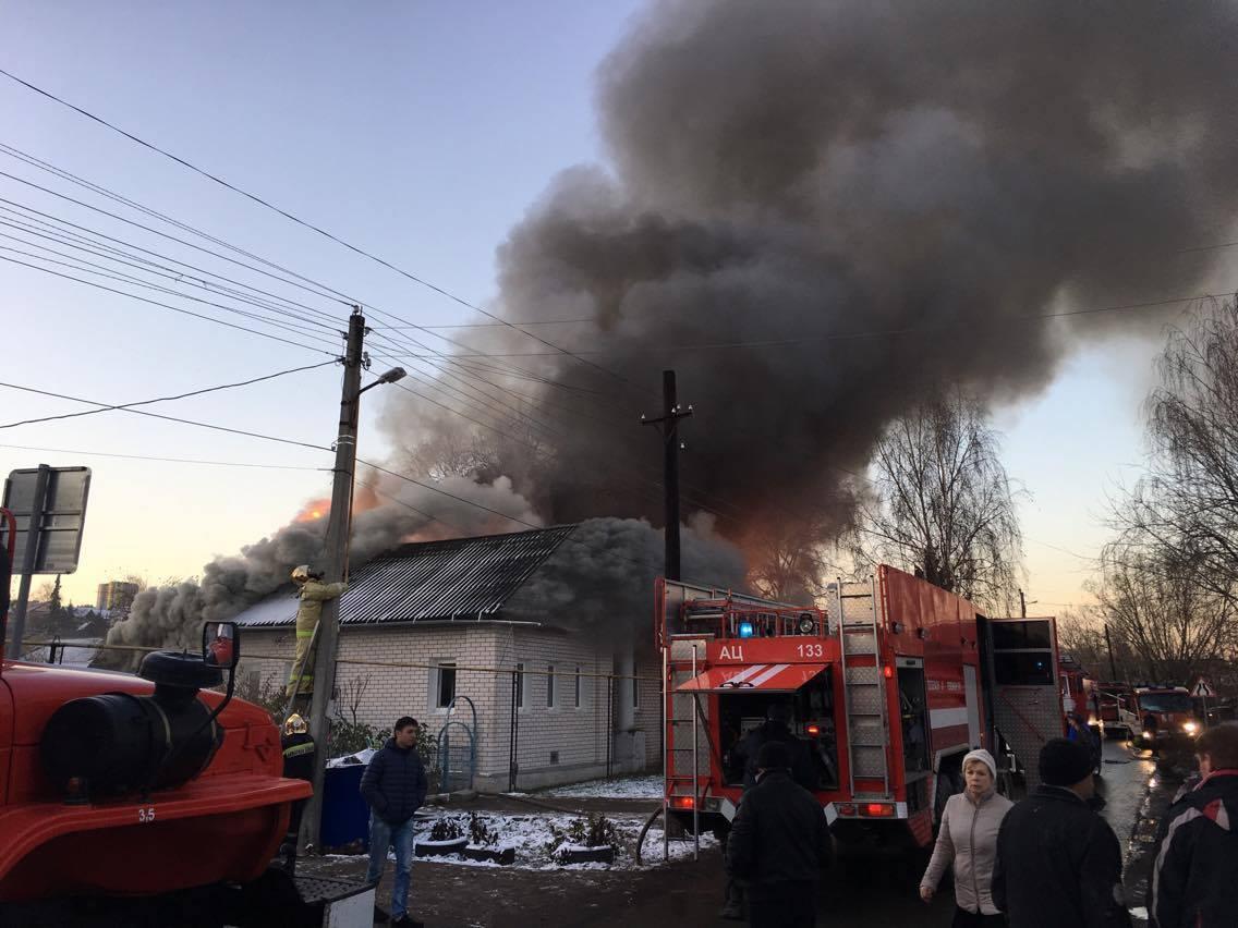 Жилые дома горят в частном секторе в пригороде Нижнего Новгорода - 3 ноября  2017 - НН.ру