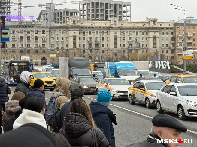 Улицы рядом с Кремлем перекрыли — скоро в Москву должен приехать спецпосланник Трампа Стив Уиткофф | Источник: Артем Устюжанин / MSK1.RU