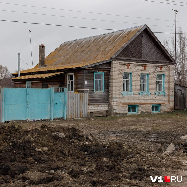 Сейчас дом семьи убийцы заброшен | Источник: Алексей Волхонский / V1.RU