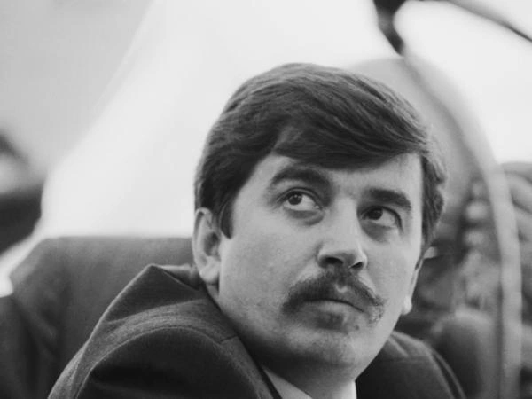 1992 год. Народный депутат РФ Сергей Шахрай в зале заседаний Конституционного суда / автор фото Кузьмин Валентин/Фотохроника ТАСС | www.fontanka.ru