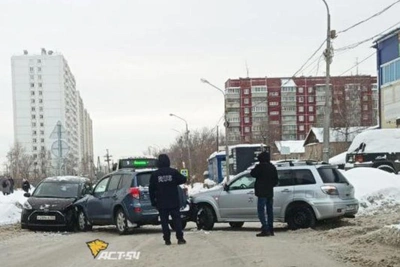ДТП на Фадеева перекрыло дорогу в Новосибирске