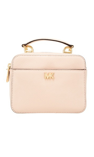 Сумка Michael KorsЦена: 17 500 руб.
Где купить: aizel.ru