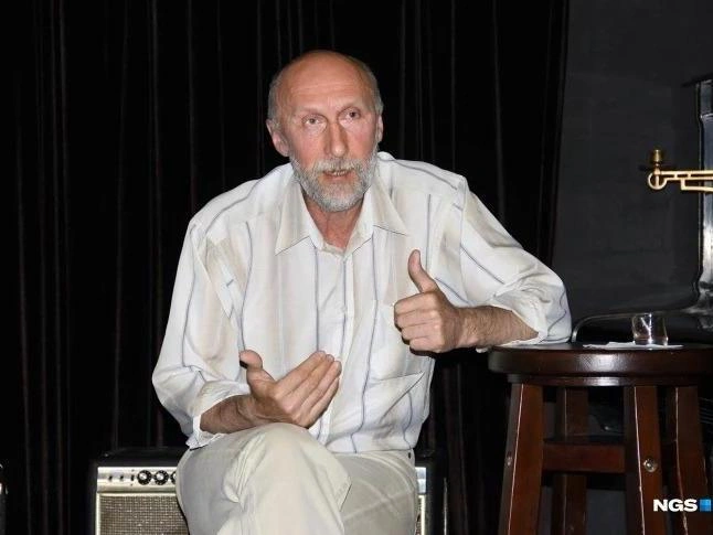 Андрей Шаповалов — выпускник гуманитарного факультета Новосибирского государственного университета. | Источник: Архив НГС
