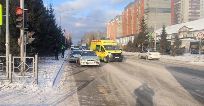 Мужчина скончался в машине скорой | Источник: Отдел пропаганды Бердской ГАИ