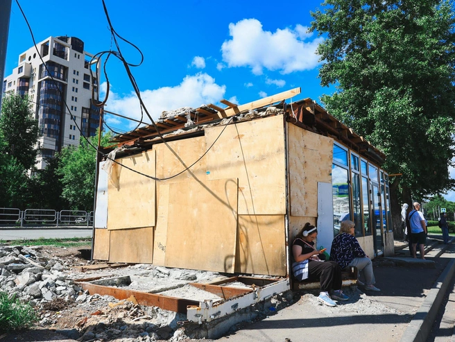 Вот так выглядела остановка последние несколько месяцев | Источник: Михаил Шилкин