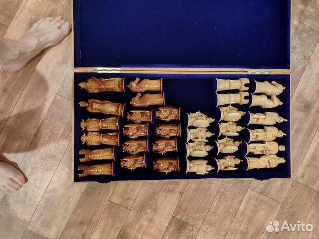 Эти шахматы стоят 150 тысяч | Источник: Avito.ru