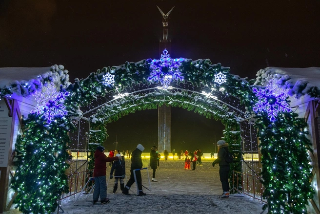 Торжественное открытие катка на площади Славы запланировано на 25 декабря | Источник: Роман Данилкин