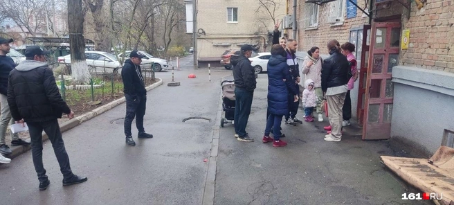 Такая очередь была, когда Полина пришла к участковому первый раз | Источник: читательница 161.RU