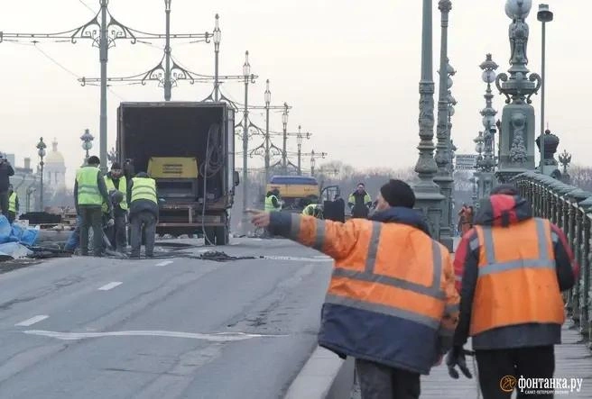 О ходе ремонта Троицкого моста отчитались в Смольном | Источник: Михаил Огнев / «Фонтанка.ру»