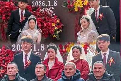 Chinese Twin Brothers Marry Twin Sisters