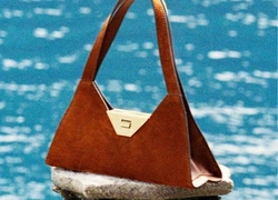 Достойная замена люксу: Bally представили новую сумку