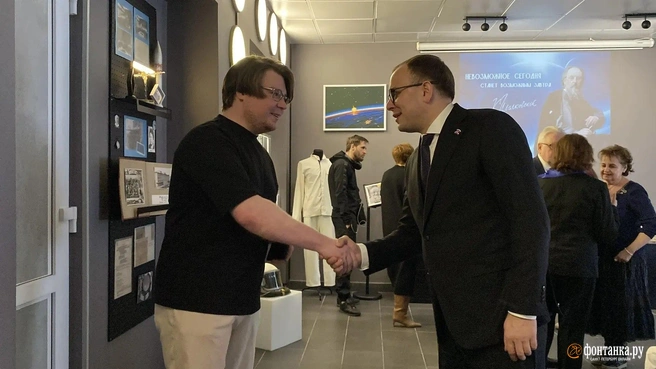 Глава Красногвардейского района поблагодарил и журналиста «Фонтанки.ру» Фёдора Данилова, написавшего новость о письме Циолковского | Источник: Фёдор Данилов / «Фонтанка.ру»
