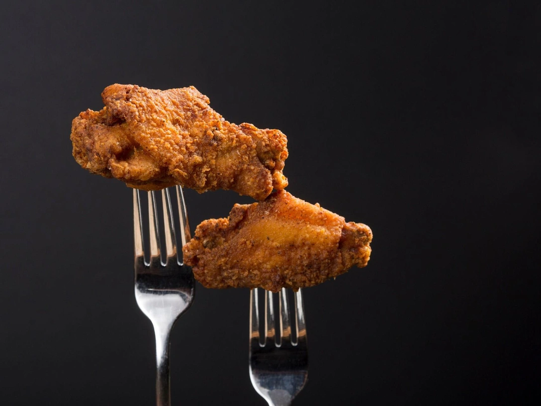 15 ультра-обработанных продуктов, которые нельзя есть никому | marieclaire.ru