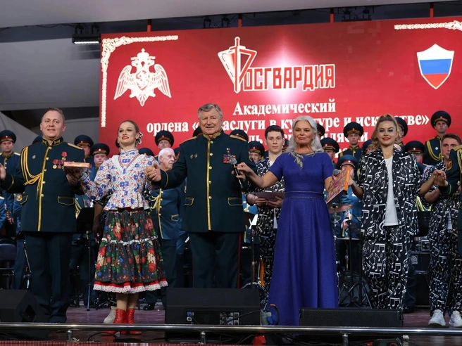 Жители Самары услышали песни в исполнении Ансамбля Росгвардии | Источник: Администрация городского округа Самара