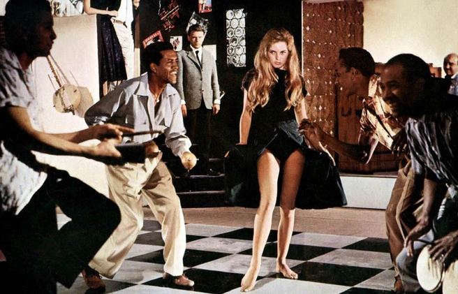 Источник: кадр из фильма «И Бог создал женщину» (12+), режиссер Роже Вадим, Cocinor, 1951 год