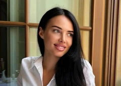 «Набрала 13 кг вместе с плодом»: Решетова заговорила о своей беременности, узнав, что Тимати вновь стал папой