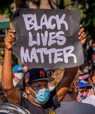 Российский депутат предложил признать Black Lives Matter экстремистской организацией