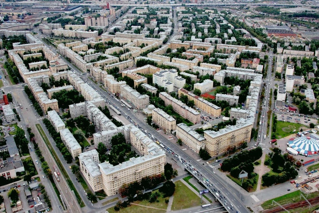 В Петербурге десятки домов судятся с УК из-за протоколов. В них видят подписи мертвых и удивленного вице-спикера | Источник: Александр Чиженок/«Коммерсантъ»