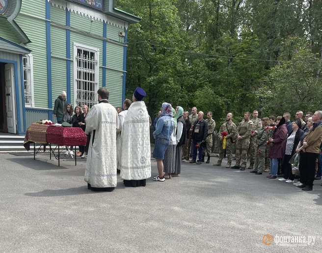 В Петербурге хоронили добровольца с позывным Камень. Плакал даже могильщик | Источник: Фонтанка.ру