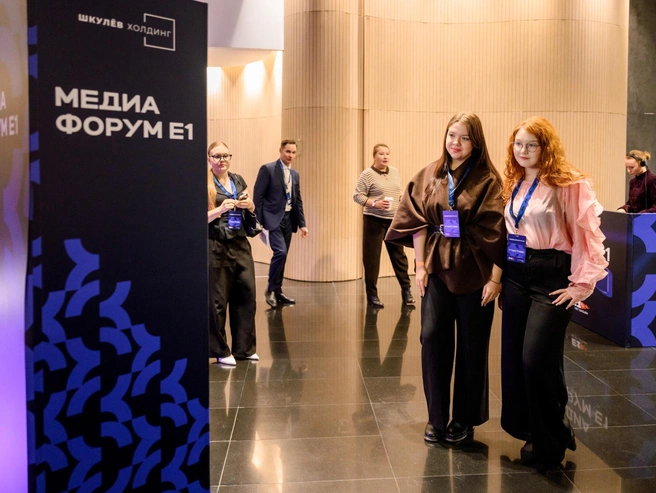 Журналисты со всего Екатеринбурга сегодня собрались, чтобы послушать массу интересных спикеров | Источник: Максим Комаров / Городские порталы