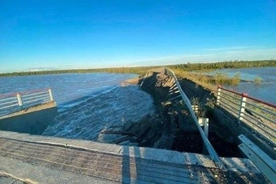В Якутии ищут подрядчика для ремонта размытой дороги