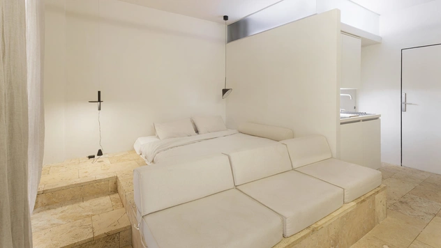 Квартира-студия 27 м² в песочных оттенках в Сочи