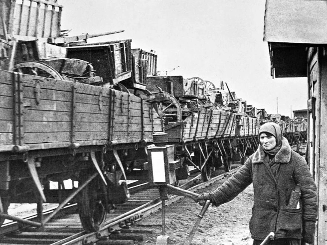 Главными специалистами становились женщины и подростки | Источник: etosibir.ru