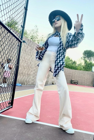 Мадонна продает виллу в Калифорнии, которую купила у рэпера Weeknd