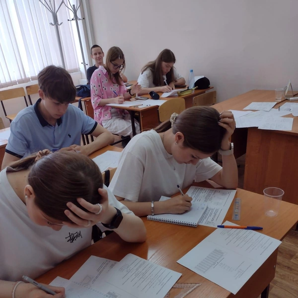 УЦ «Вершина». Тренировочные (пробные) экзамены. 9-й класс | Источник: УЦ «Вершина»