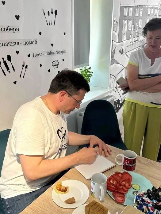 Глава региона в «Хулиганодоме» | Источник: Глеб Никитин / t.me