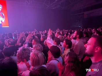 На танцполе, который занял почти весь паркет МФК «Тюмень», было не протолкнуться | Источник: 72.RU