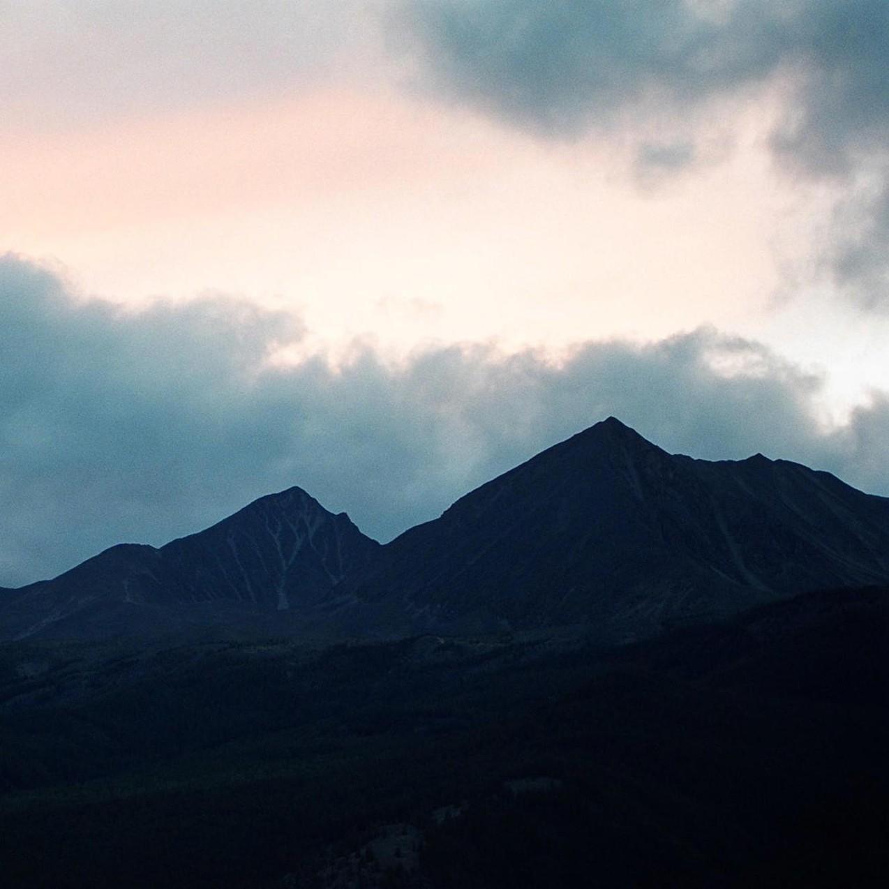 Заплатили по 22 тысячи за восхождение и погибли из-за связки: видео с туристами, насмерть замерзшими в горах Бурятии